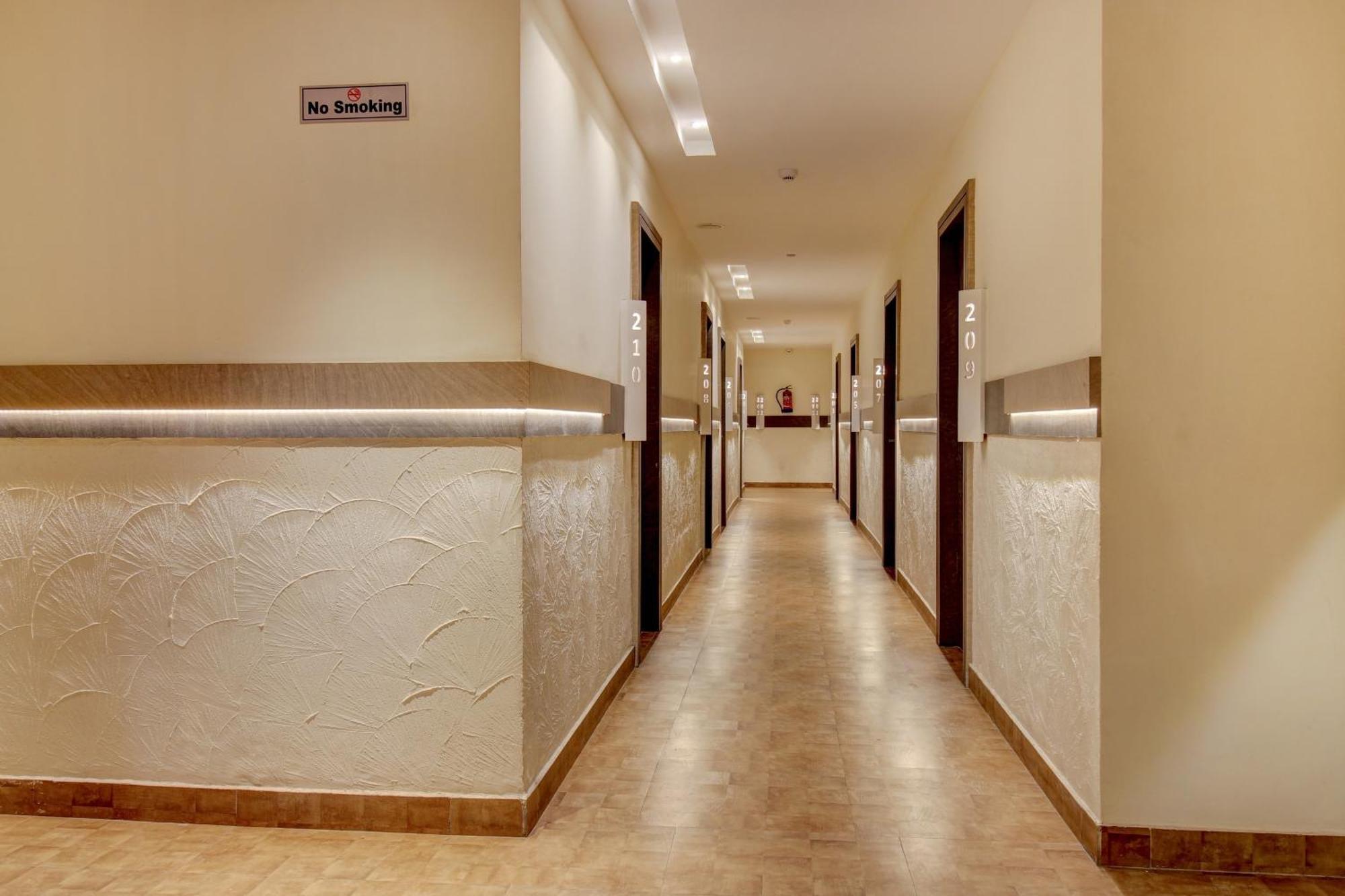 Super Townhouse Geetraj Near Shalimar Gateway Lucknow Hotel Eksteriør billede